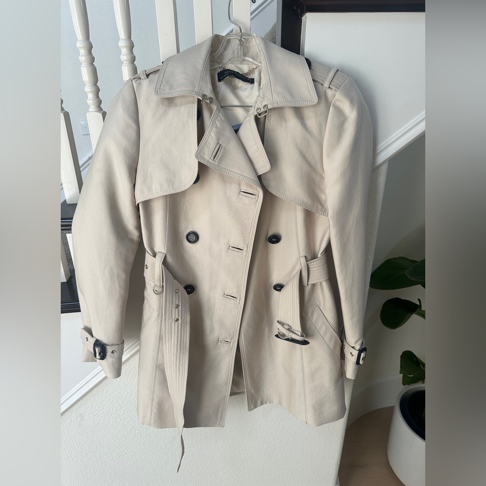 Zara Tan Trench Coat with Wide Lapels and Belt